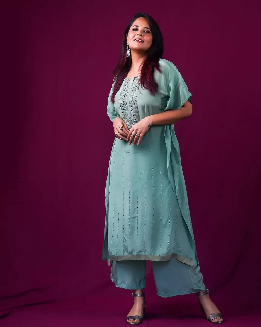 HYDERABAD ACTRESS ANASUYA BHARADWAJ IN BLUE DRESS 4